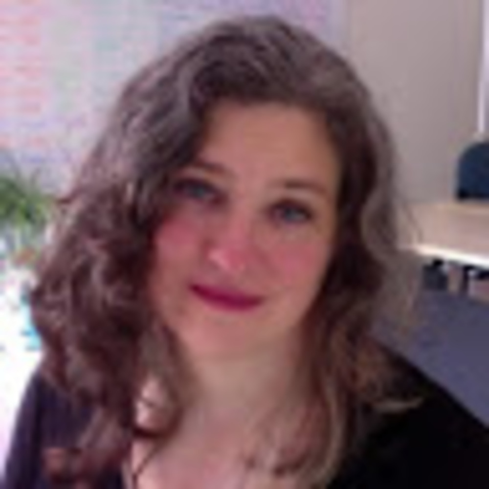 Meet your Posher, Lara